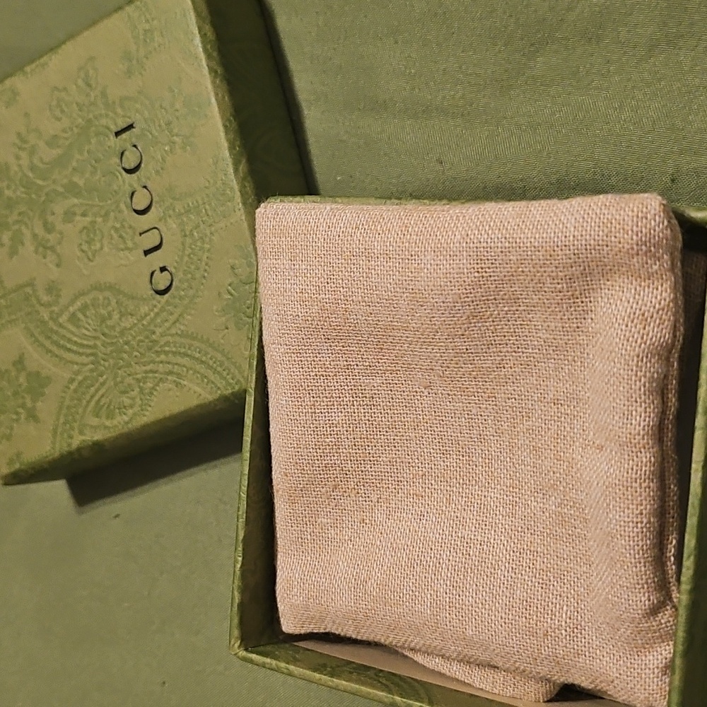 Gucci Green  RING Luxury Accessory Box - Picture 2 of 4